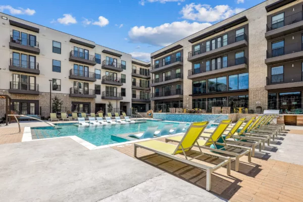 Toll Brothers Apartment Living and The Davis Companies Announce the Grand Opening of Whitlow, a New Luxury Apartment Community in Lewisville, Texas